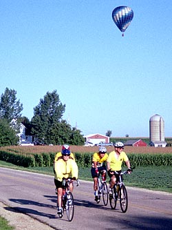As cyclists make their
            way from Hartford to Port Washington, they got the chance to
            see a balloon race that ended at Hartford's municipal
            airport. 